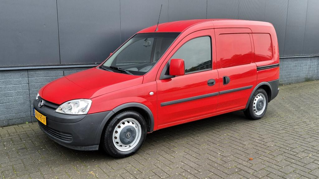 Opel Combo 1.4-16v comfort 1.4-16v | 2x zijschuifdeur | achterklep | trekha