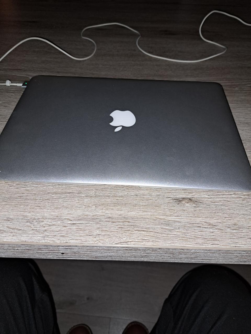 Macbook Air 13,3 inch mid 2013.