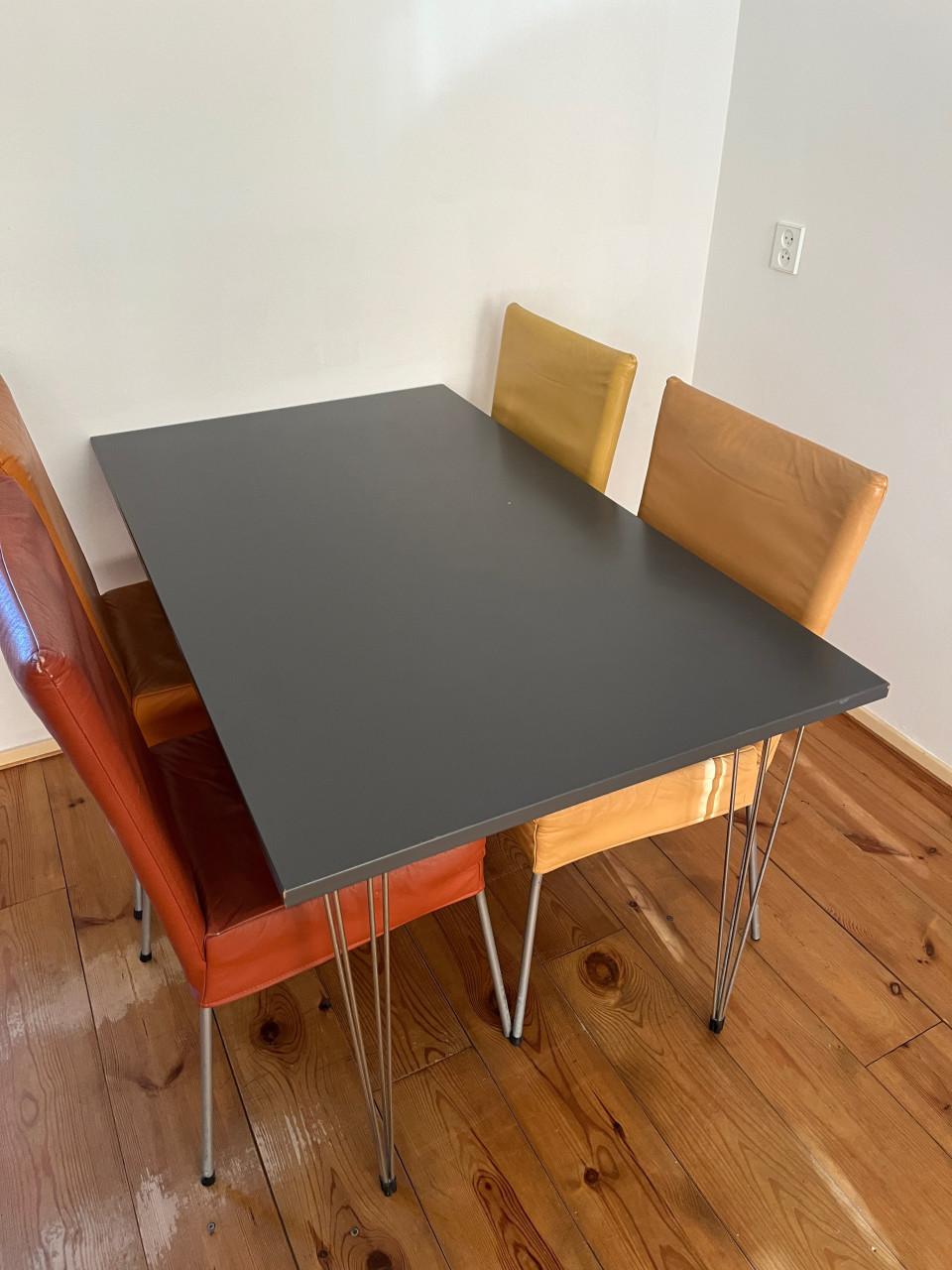 Eettafel met 4 stoelen