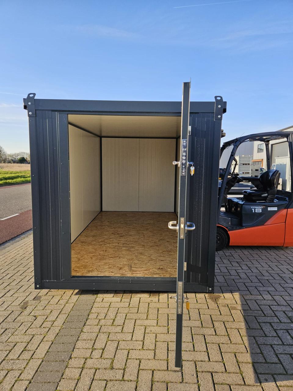 GEISOLEERDE OPSLAGCONTAINER