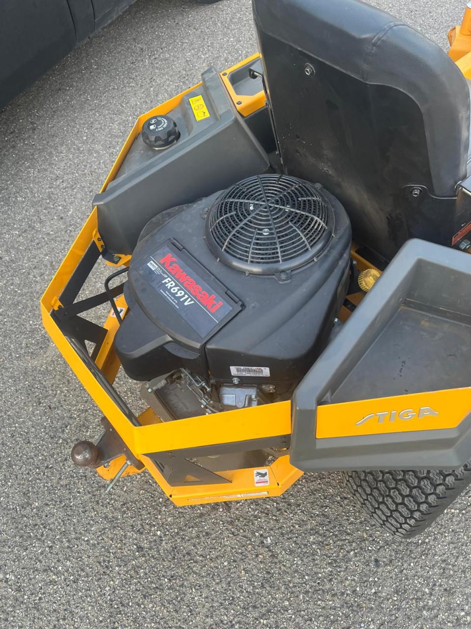 Stiga ZT5132Tzeroturn zitmaaier