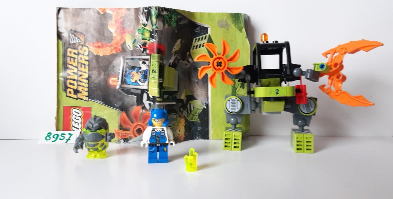 LEGO Power Miners 8957:  Mijnbouwmachine