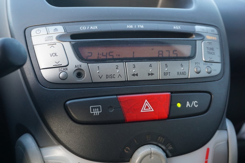 Peugeot 107 1.0-12v xr airco / elektr. ramen