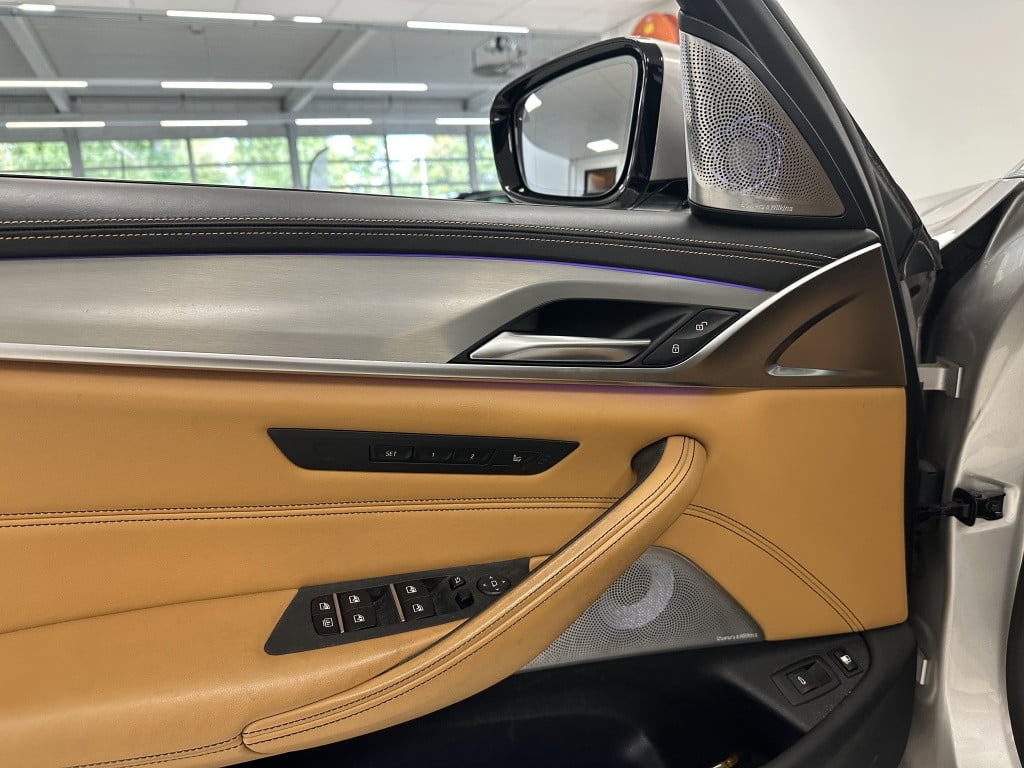 BMW 5 Serie 530e m-sport high exe. | bowers & wilkins | softclose | massage
