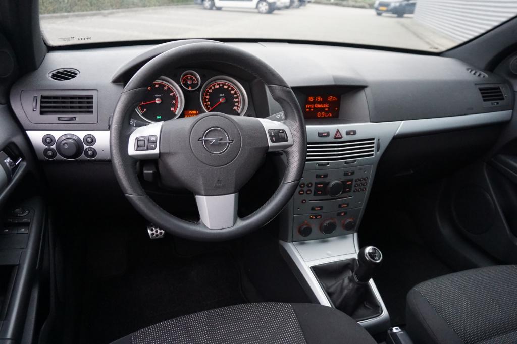 Opel Astra gtc 1.6 sport airco / cruise / elektr. ramen / trekhaak / nap