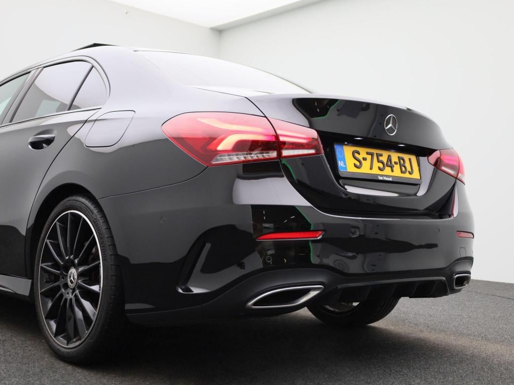 Mercedes-Benz A-Klasse 250 premium | automaat | panorama dak | virtual cock