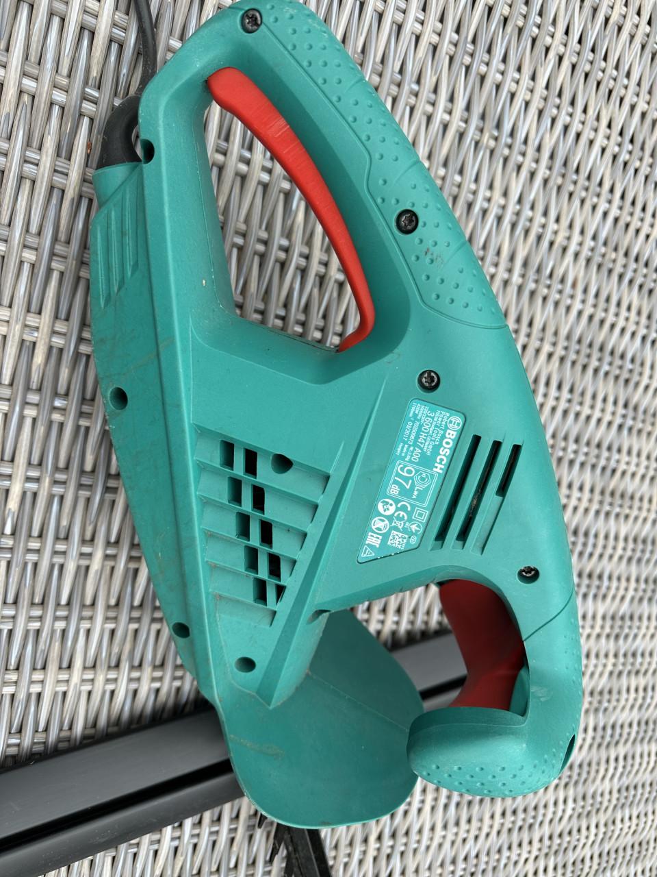 Elektrische heggenschaar is de Bosch AHS 45-16