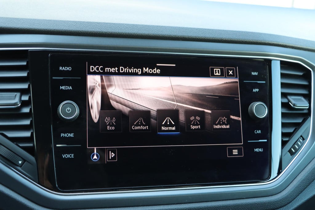 Volkswagen T-roc cabrio 1.5 tsi r-line 150pk dsg7
