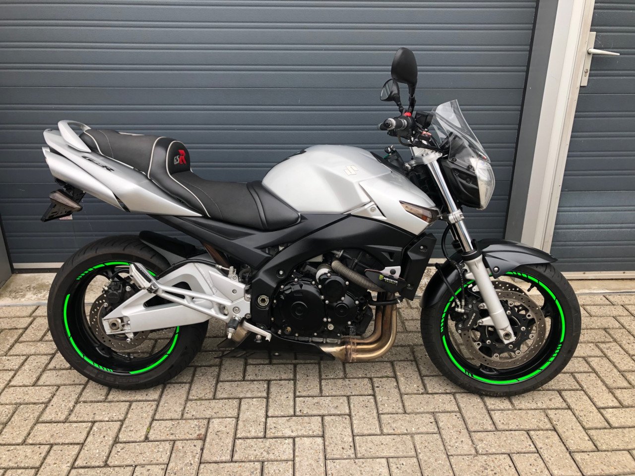 Suzuki GSR600 uit 2007 met 35 dkm, Rizoma, Ermax, etc, rijklaar €3250,-