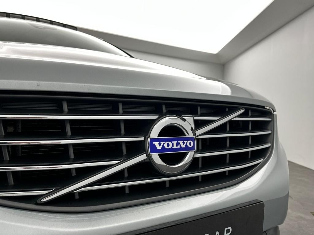 Volvo XC60 t5 gt polar+ | parkeerverwarming op brandstof | schuifdak