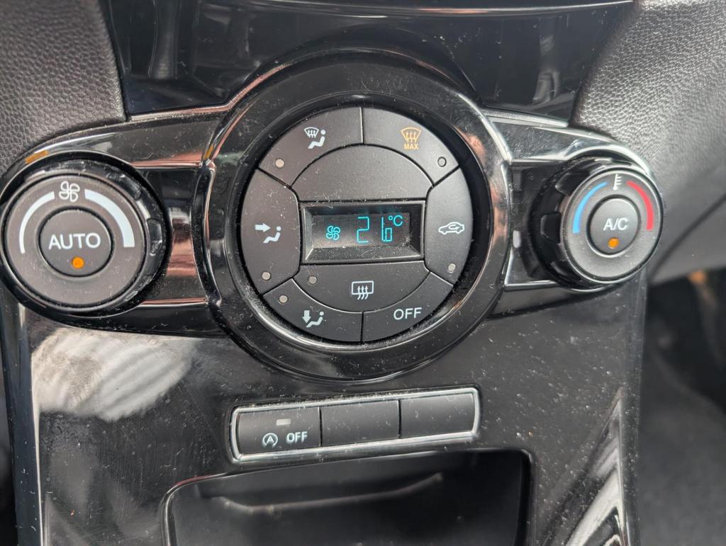 Ford Fiesta 1.0 ecoboost 100pk 5d titanium , cruise controle , trekhaak