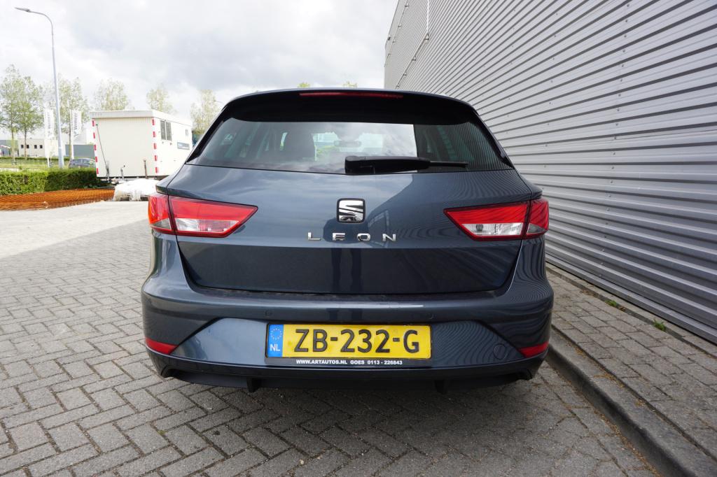 Seat Leon st 1.0 ecotsi style business intense automaat - climate / navi / 