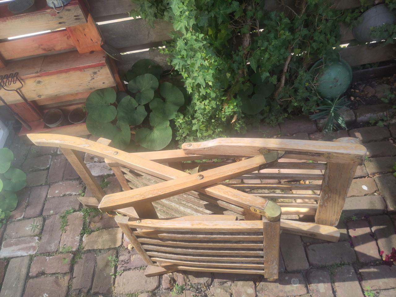 TUIN-LIGSTOEL GRATIS (inmiddels gereserveerd...)