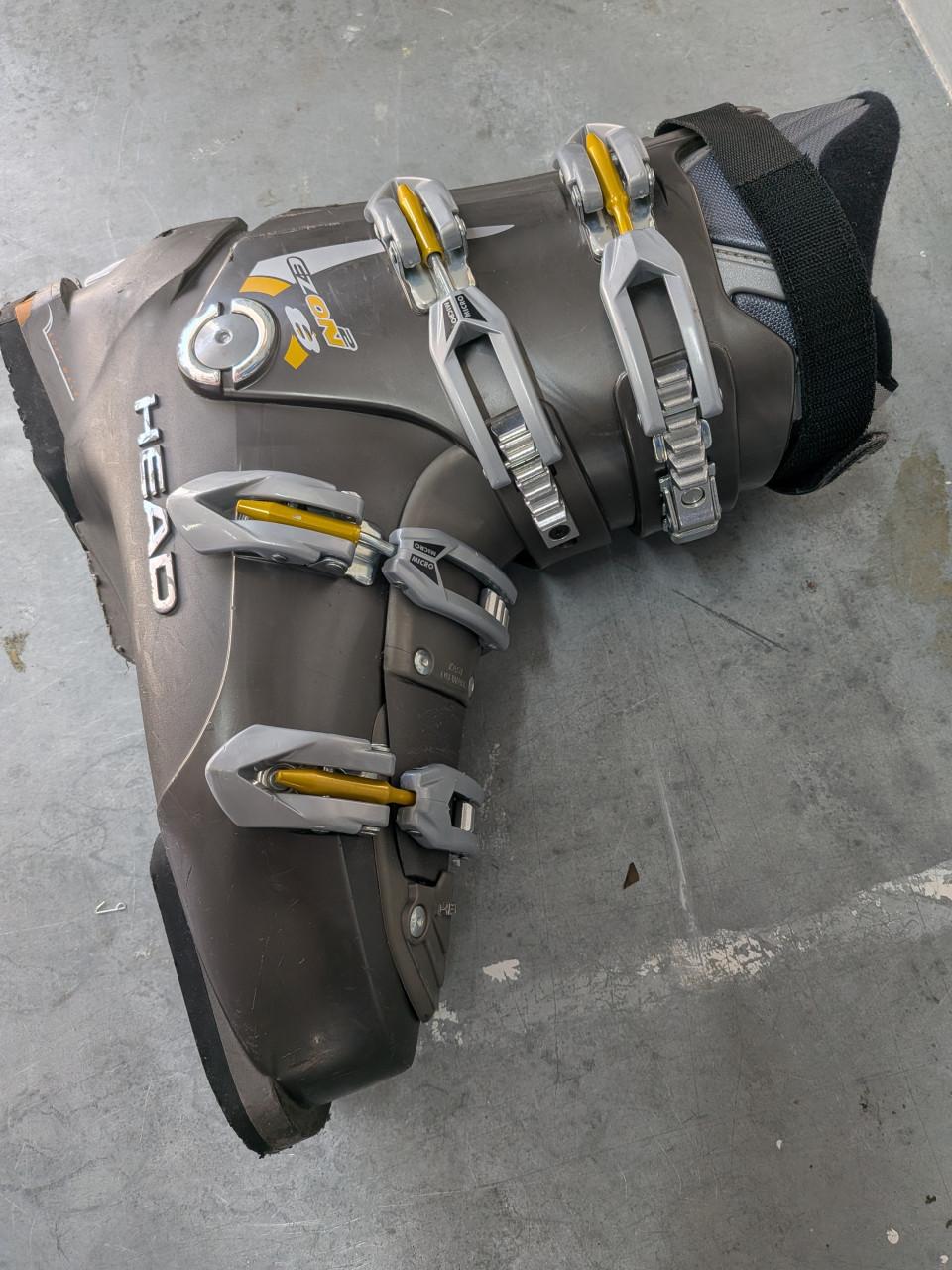 Ski schoen maat 305mm (plm maar 46)