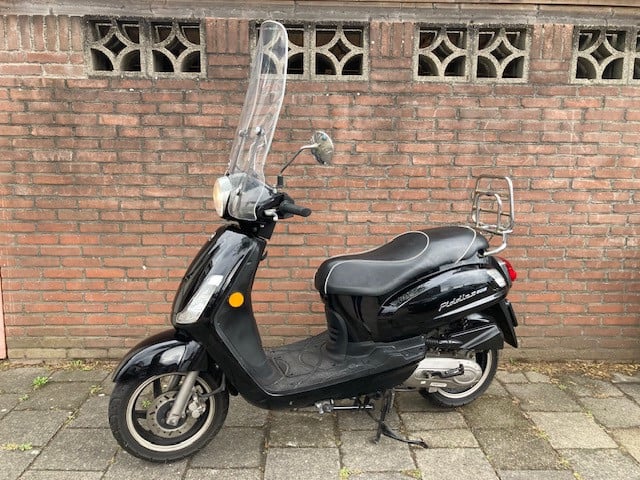 MOOIE SYM FIDDLE II SNOR SCOOTER ! BOUWJAAR 2017