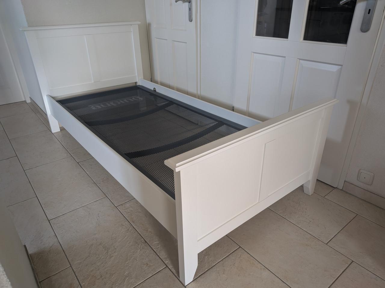 1 Persoons bed (in goede nette staat ) 90 x 200