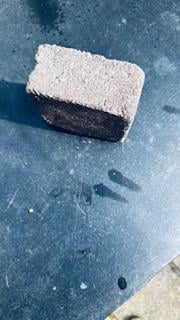 Gratis afhalen ca 250 steentjes 10 cm x 10cm x 5cm