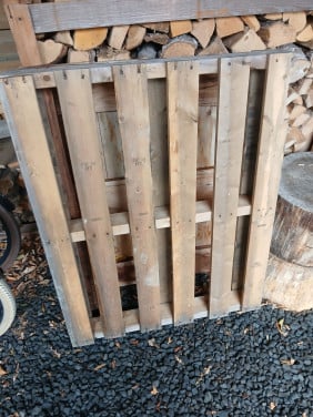 2 houten pallets - gratis afhalen