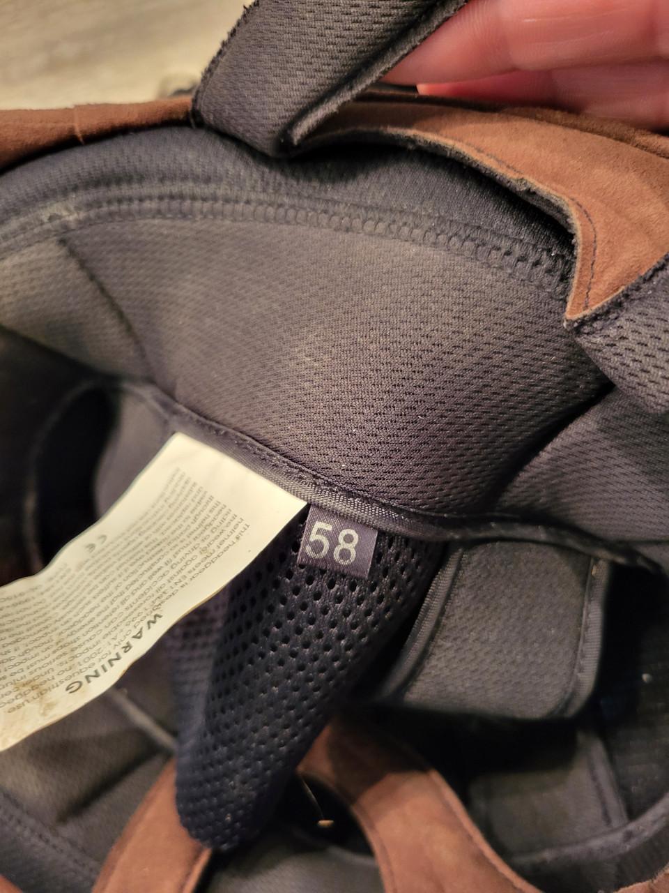 2 x cap   1 x hv polo    1xhorka