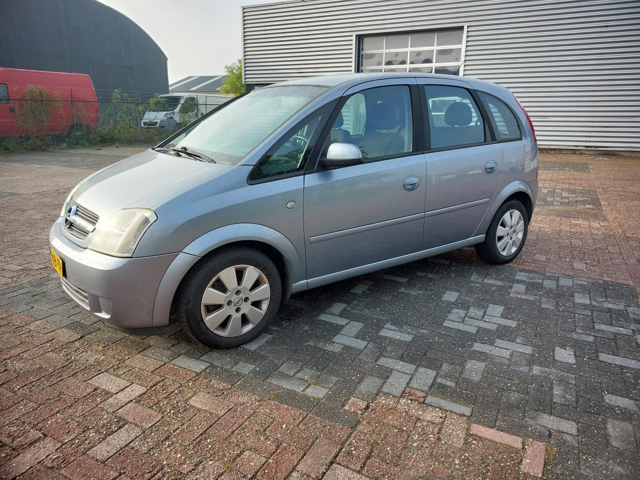 Opel meriva bj 2003  950 euro