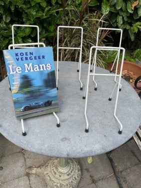 Boekenstandaards uit boekenwinkel