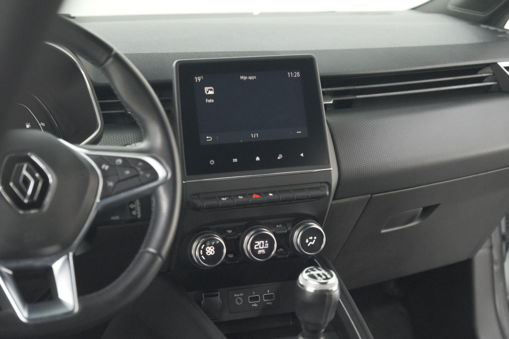 Renault Clio tce 100 intens | parkeersensoren | apple carplay | climate con