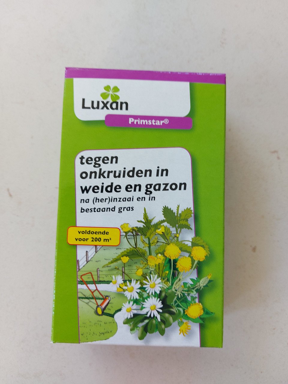Bestrijdingsmiddel tegen onkruiden in weide en gazon