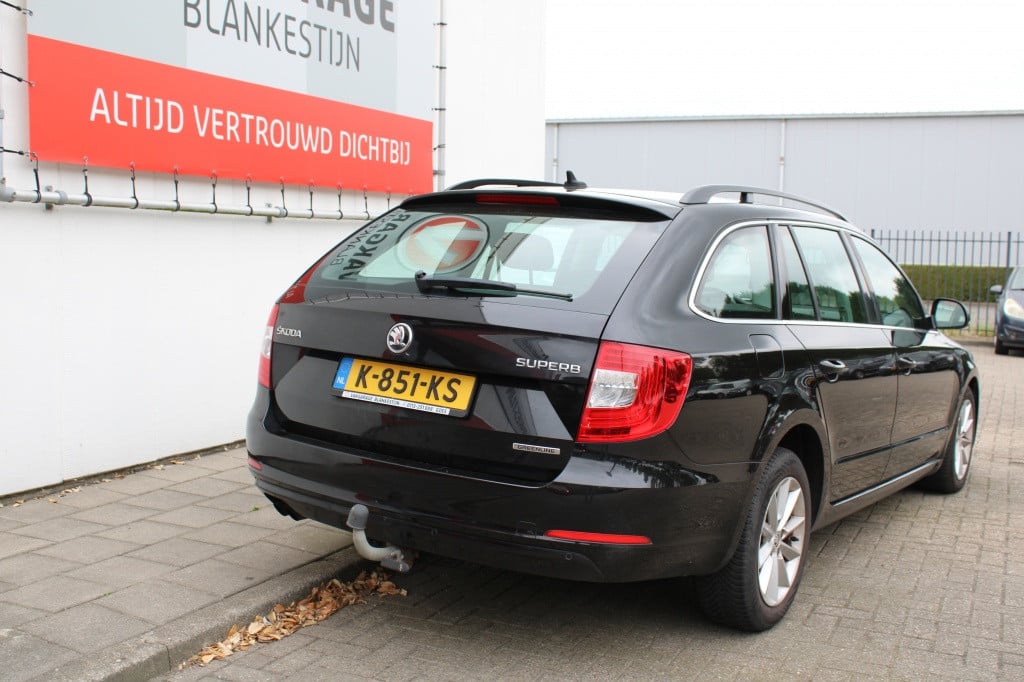 Skoda Superb combi 1.6 tdi champs elys.