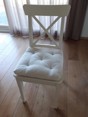 6 stuks witte Ikea Ingolf stoelen incl. zitkussen