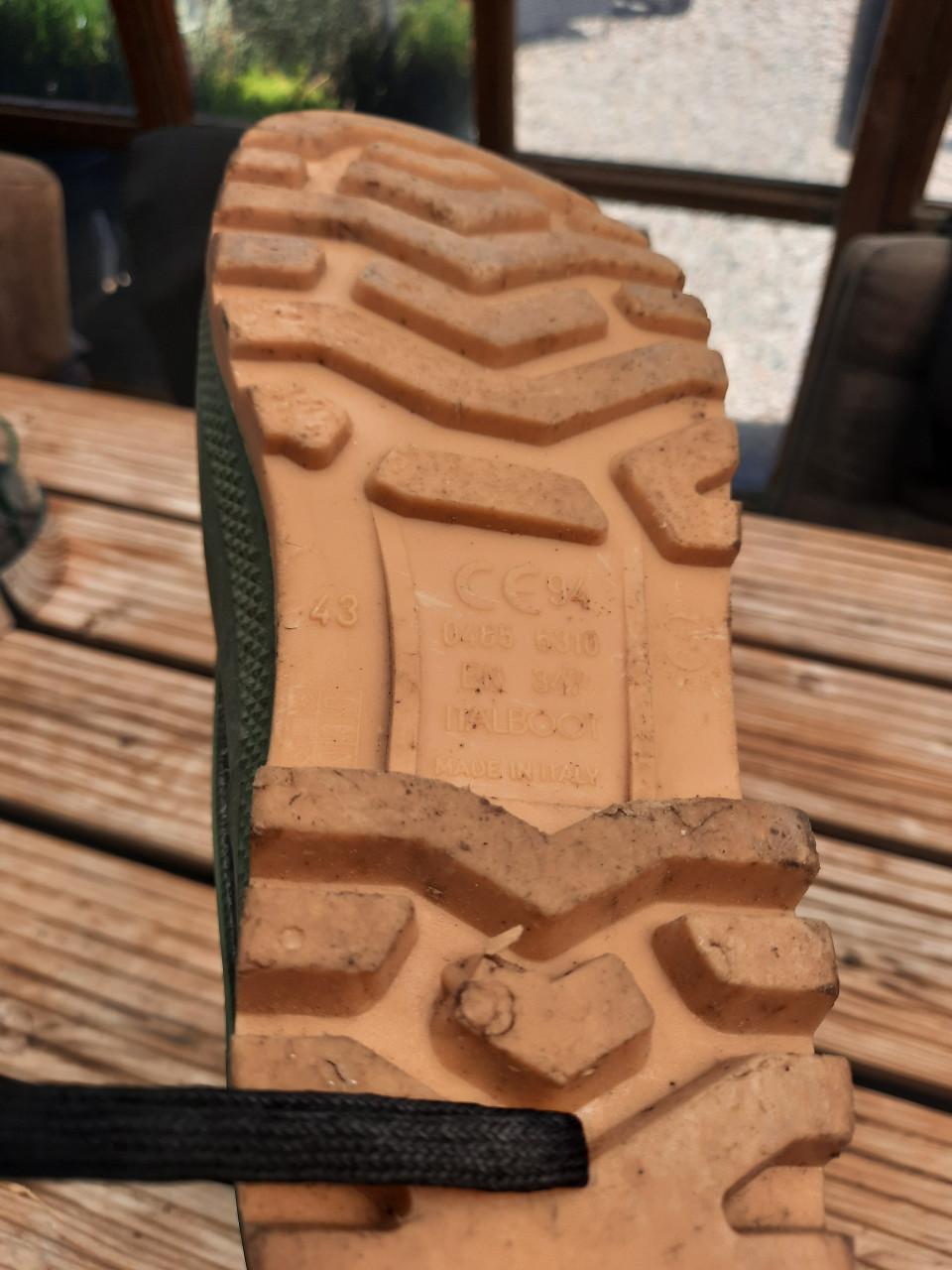 Laarzen maat 43 , in goede staat