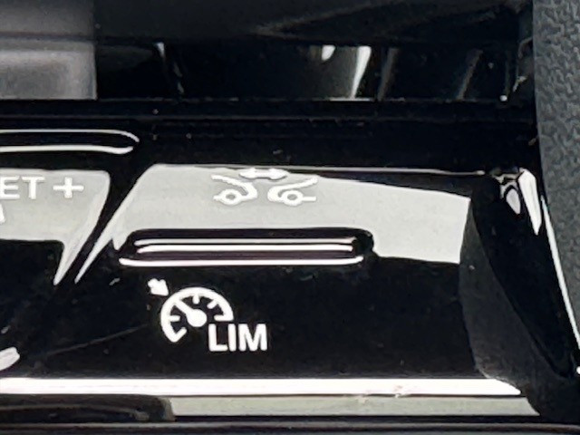 Mercedes-Benz Gla-klasse 180 business solution amg l premium plus l panoram