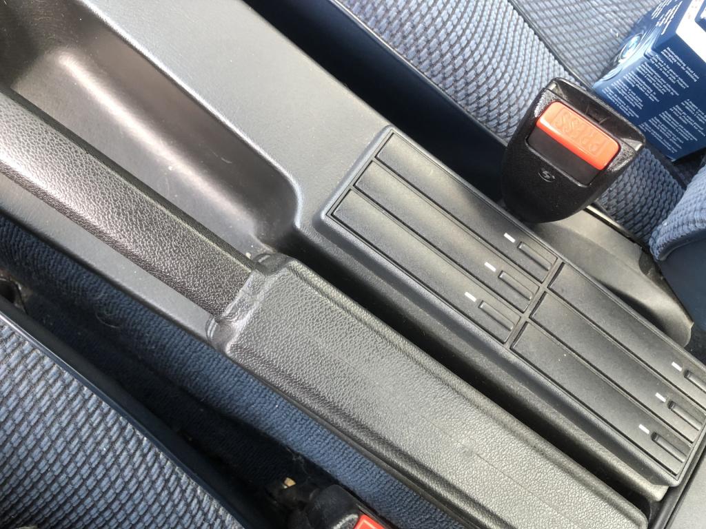 BMW 3-serie 318i 90pk sedan e30