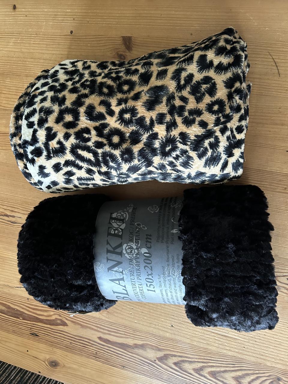 2 Nieuwe fleece dekens