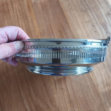 Art-deco schaal met hengsel en keramiek uit 1920-1930