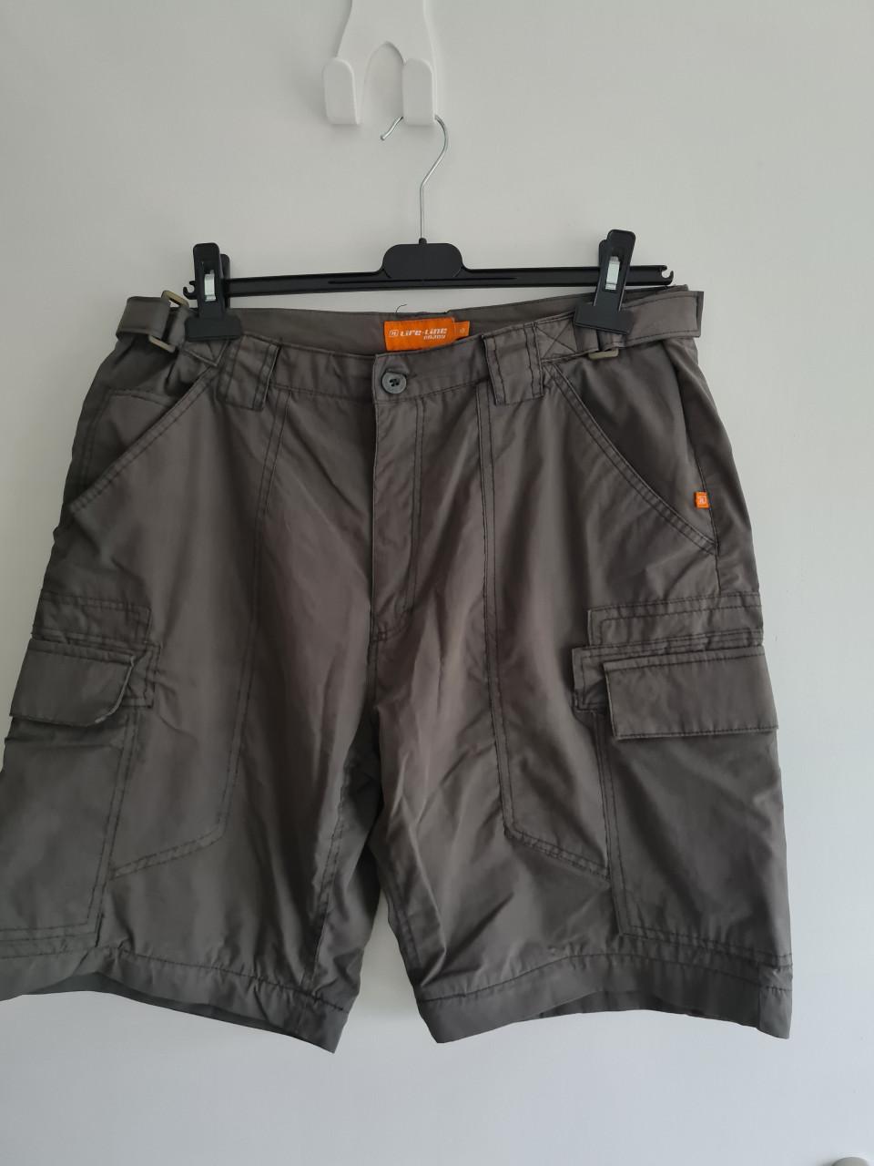 Donker grijze korte broek van LifeLine Maat 50 / L