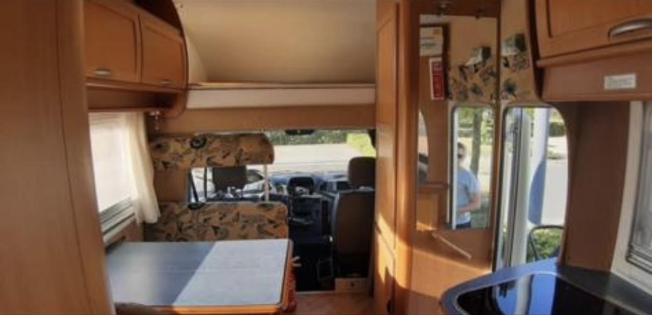 Alkoof camper  (2002) – Mercedes Sprinter – 6 slaapplaatsen – Instapklaar