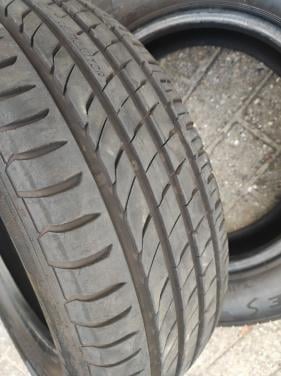 Twee stuks General Altimax One S zomerbanden 205/60 R15 91H
