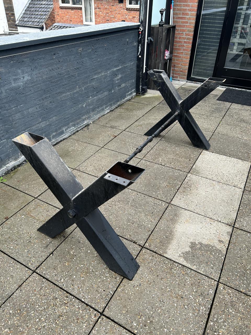 Stalen tafelonderstel