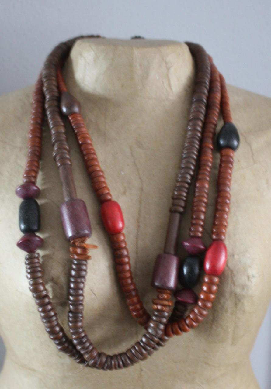 Houten ketting met verschillende kleuren