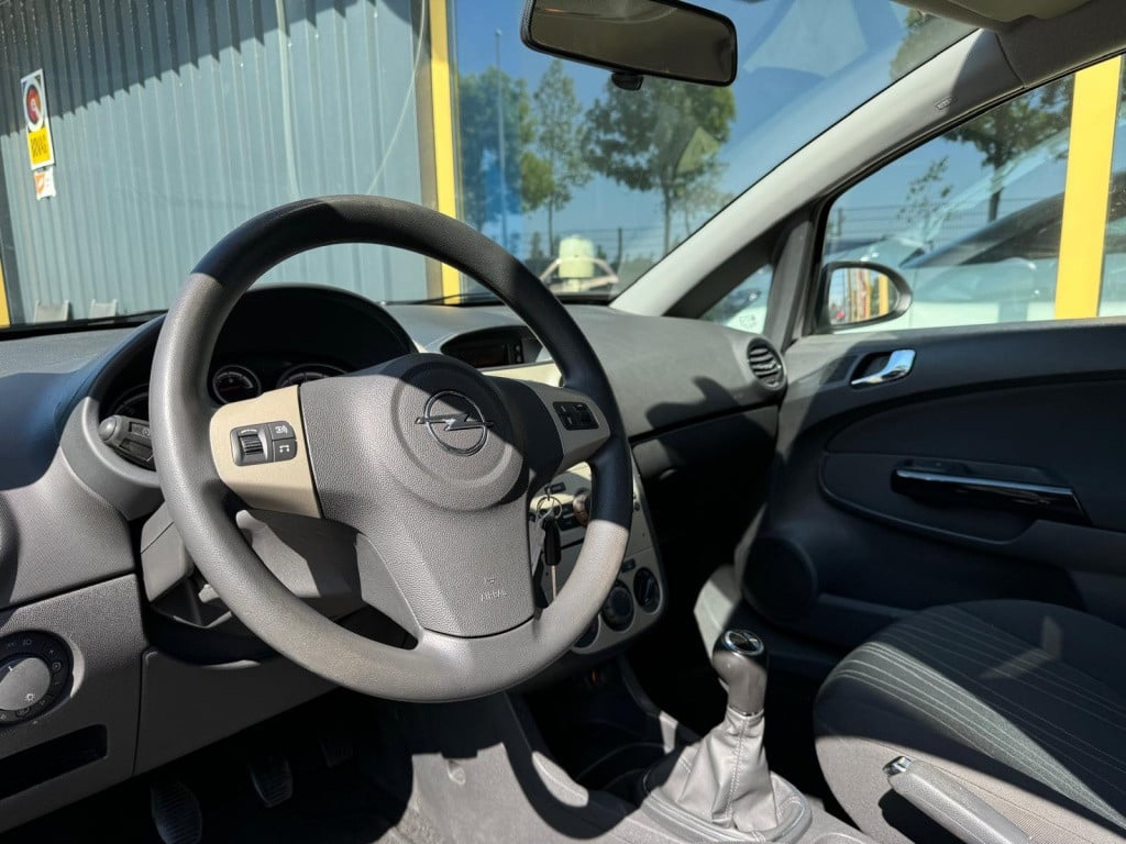 Opel Corsa 1.4-16v enjoy