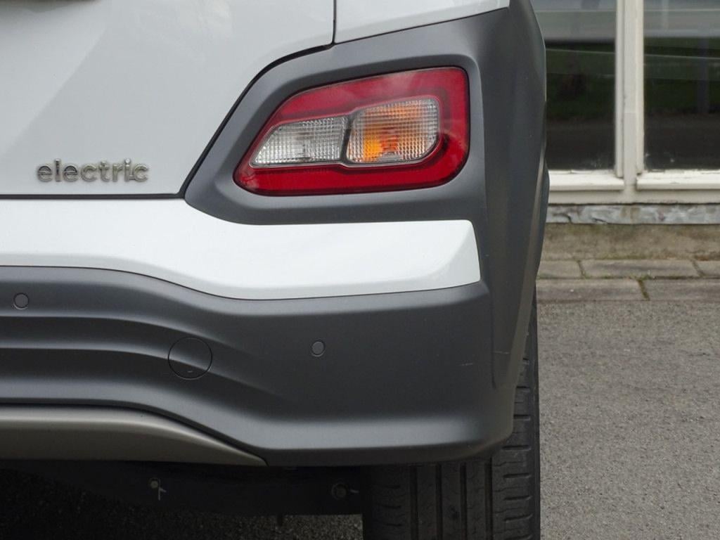 Hyundai Kona ev premium 64 kwh led | stoelkoeling | hud | pdc