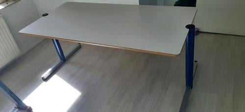In hoogte verstelbaar bureau 160x80