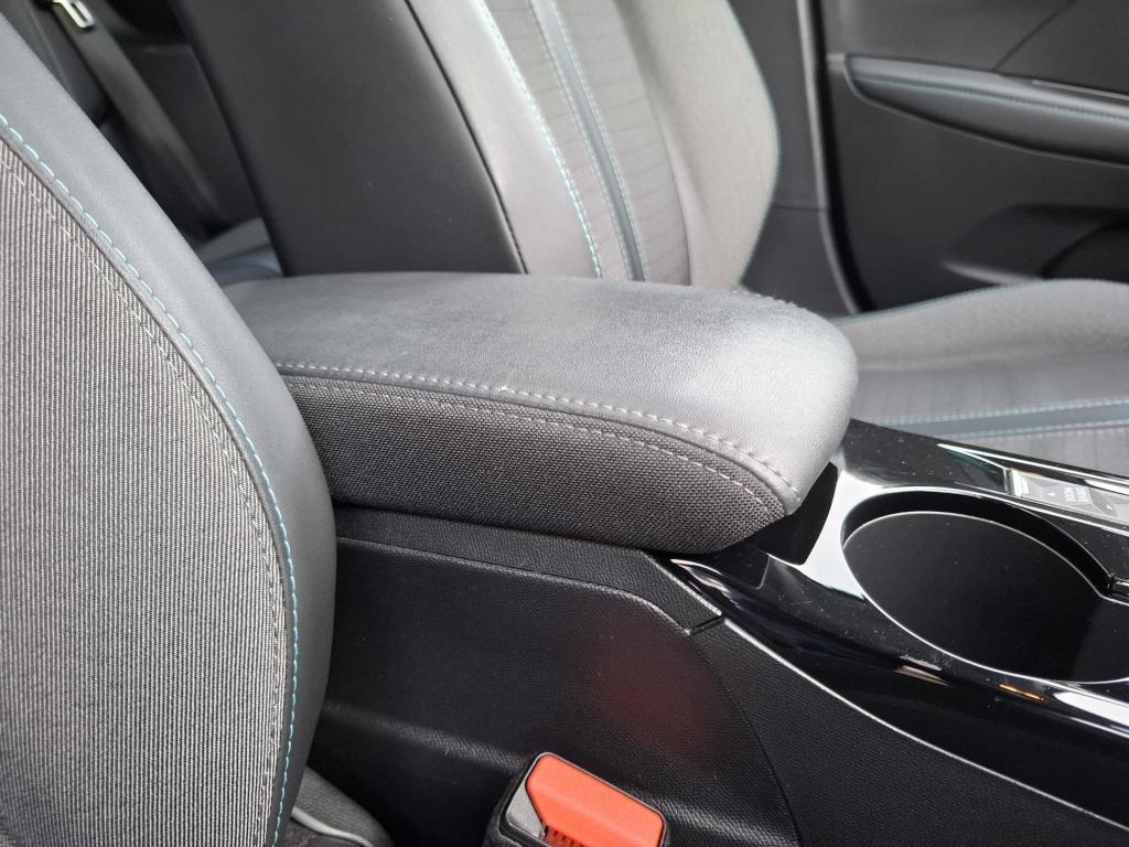 Peugeot 208 1.2 100 allure pano/clima/nav/cam