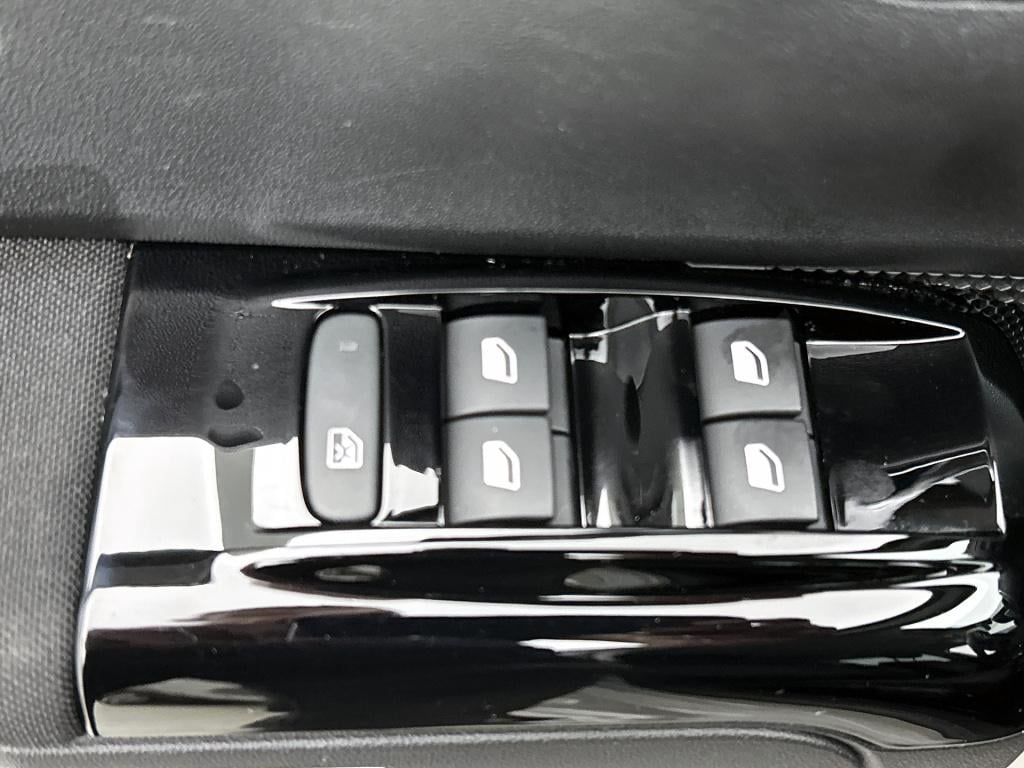 Citroen C3 82pk shine | rijklaar | stoelverwarming | apple carplay | parkee