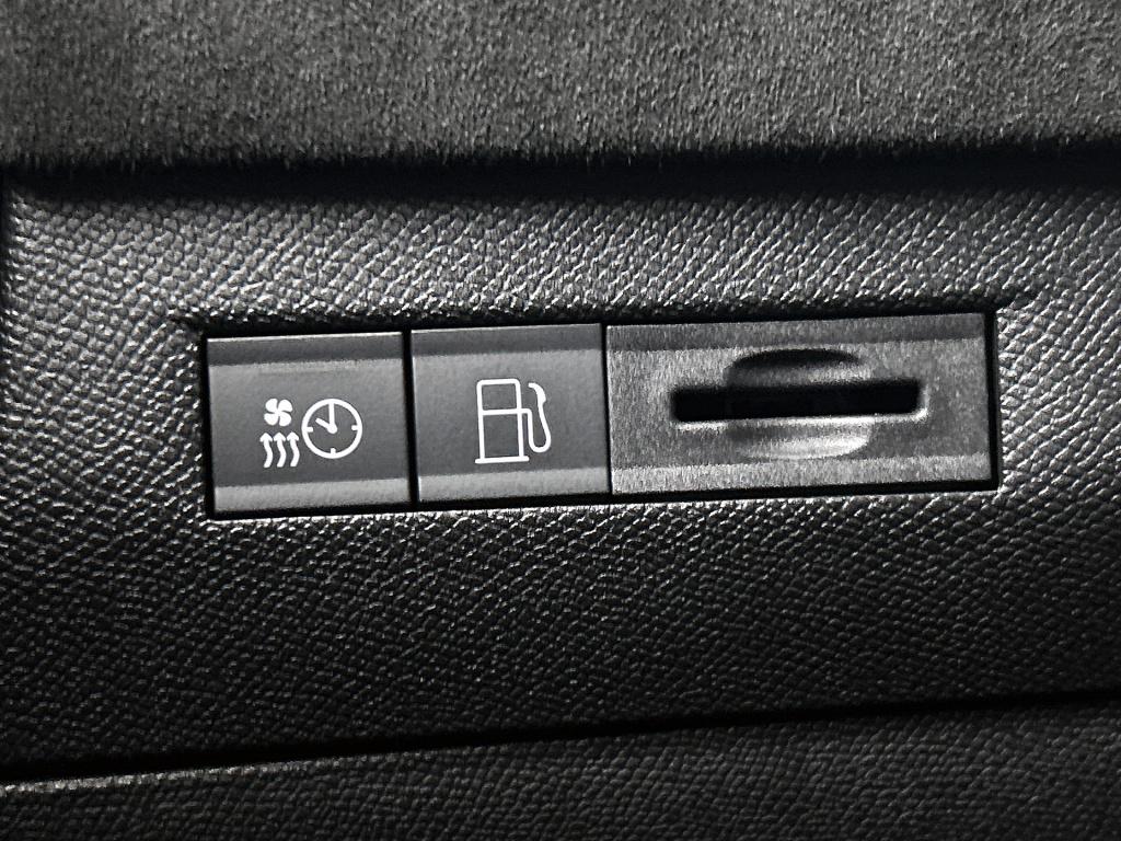 Ds Ds 4 e-tense performance line+ | rijklaar | afn. trekhaak |