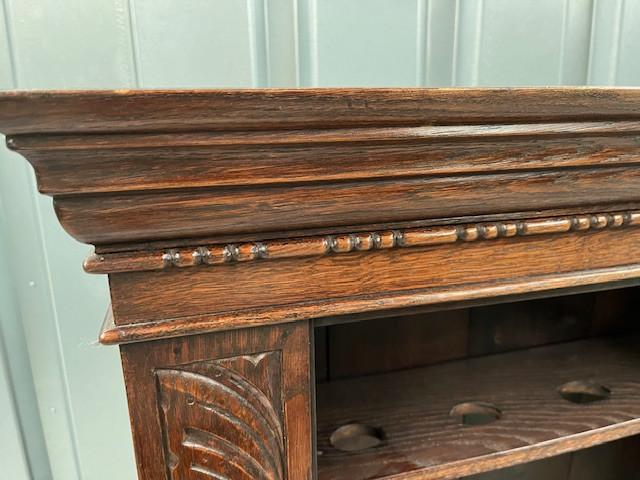 Eiken houten servieskastje