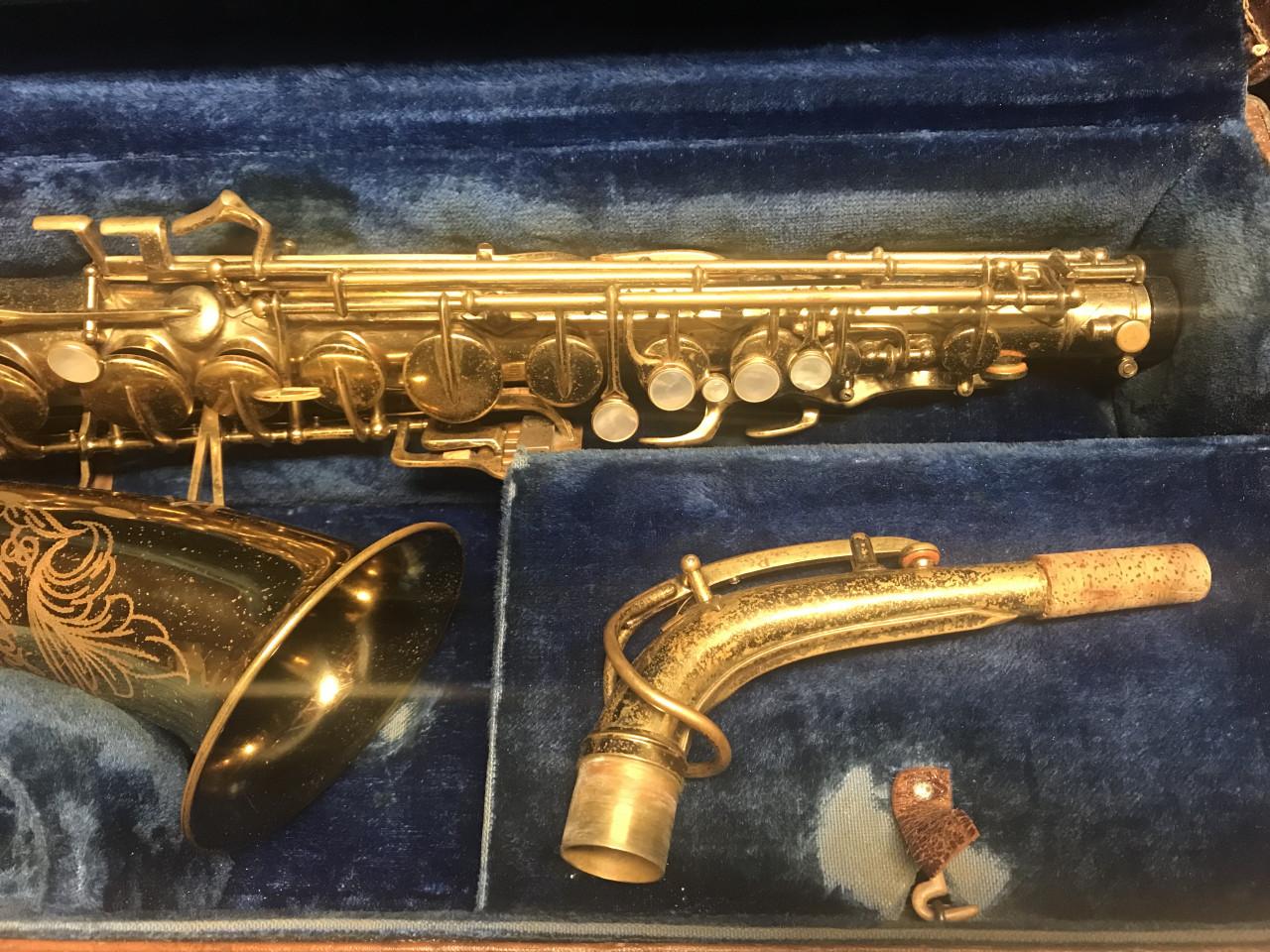 BUESCHER ARISTOCRAT ALT SAXOFOON