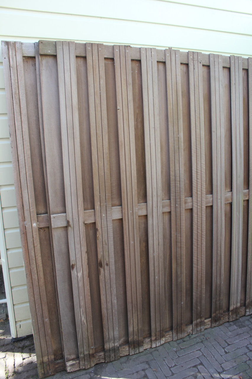 Schutting (hardhout) gereserveerd