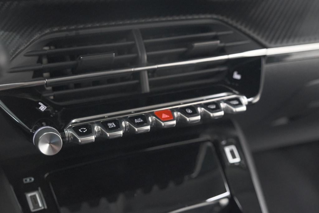 Peugeot 2008 puretech 130 allure | camera | adaptieve cruise control | stoe