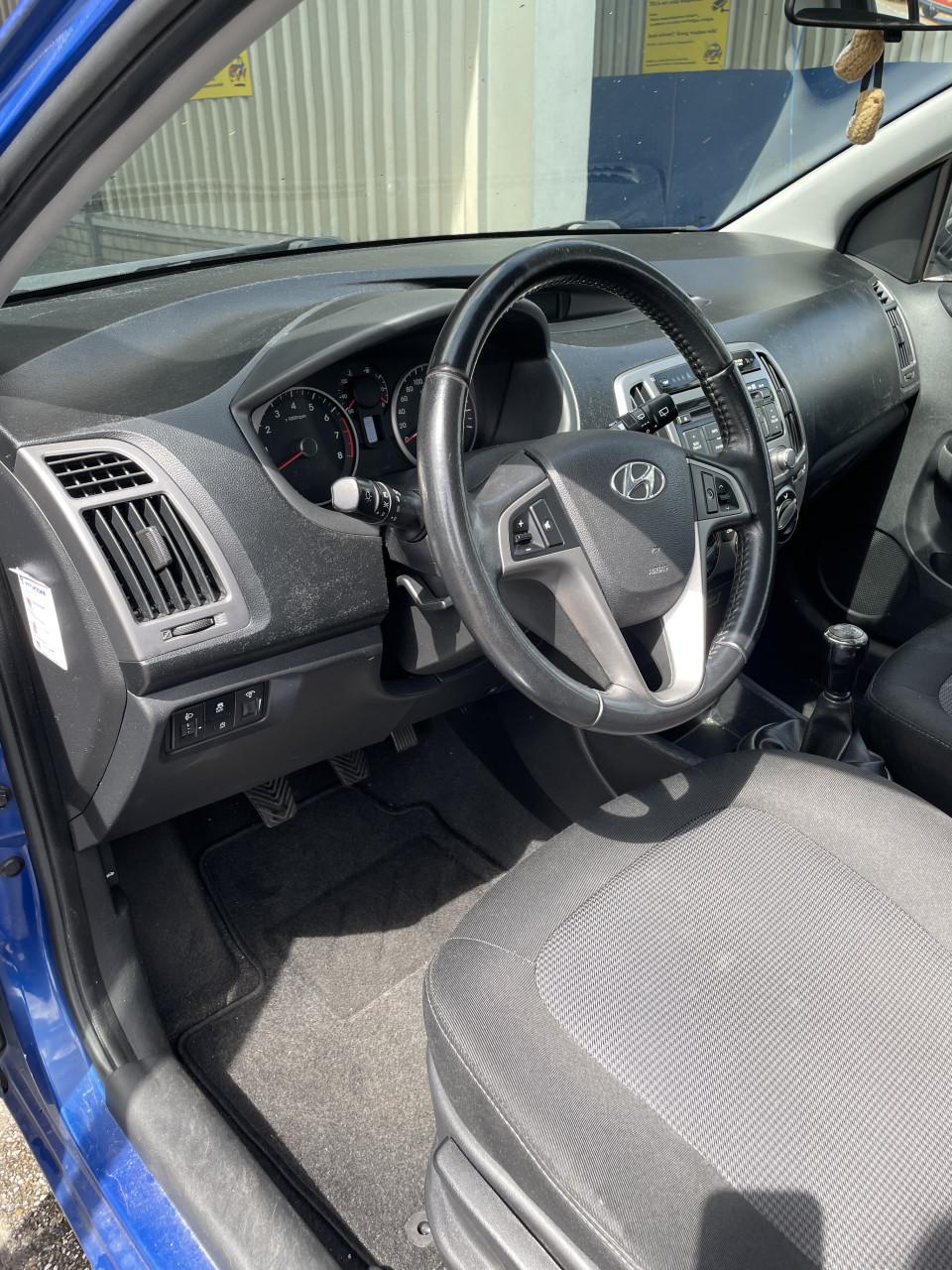 Hyundai i20 1.2| 5-DRS 2012 Blauw - DEFECTE KOPPAKKING